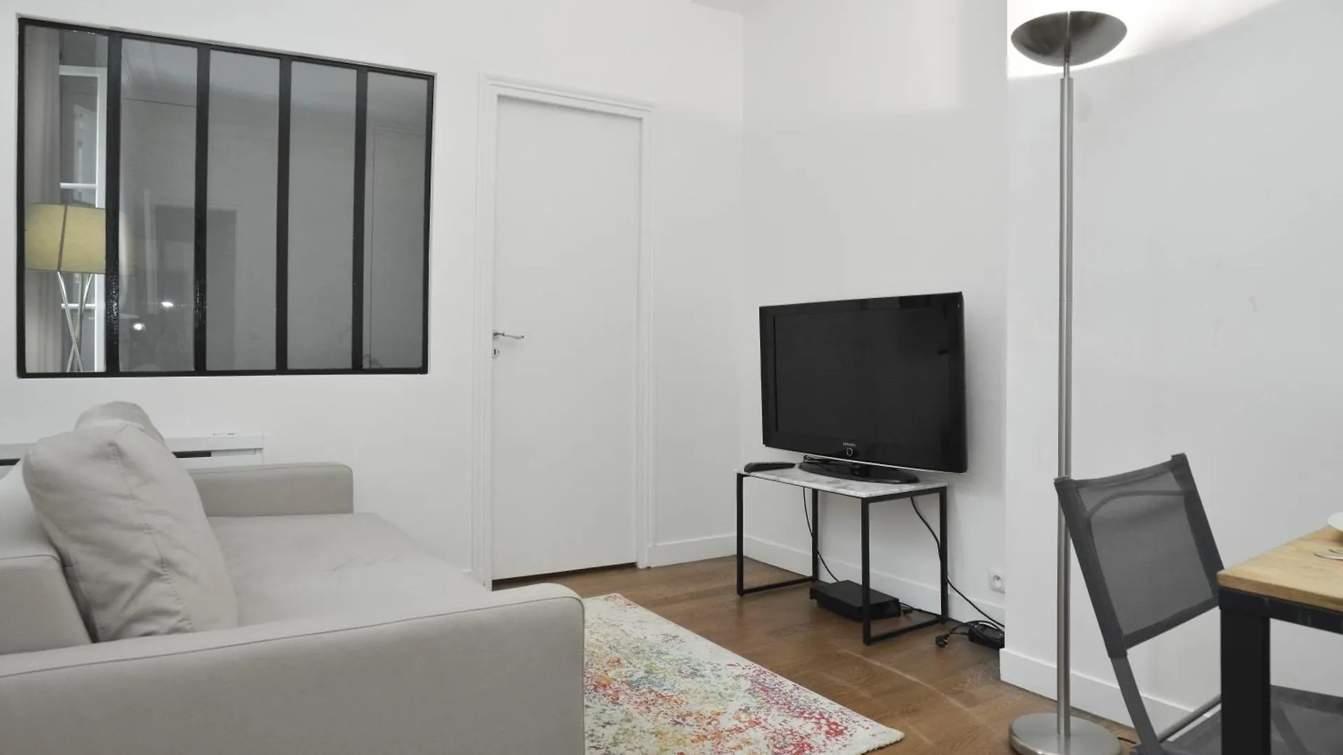 -votre Nid Familial Parisien - Batignolles Διαμέρισμα *
